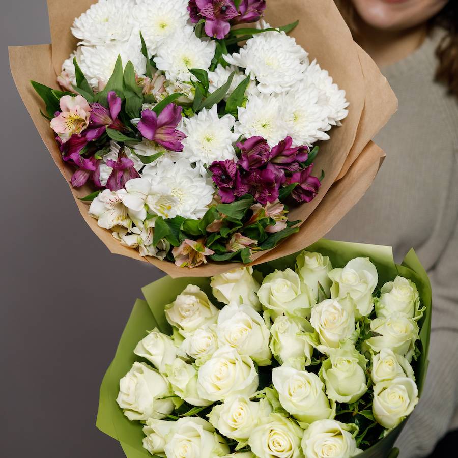 Букет из альстромерии микс и хризантем - M купить в СПб | Фото и видео ...