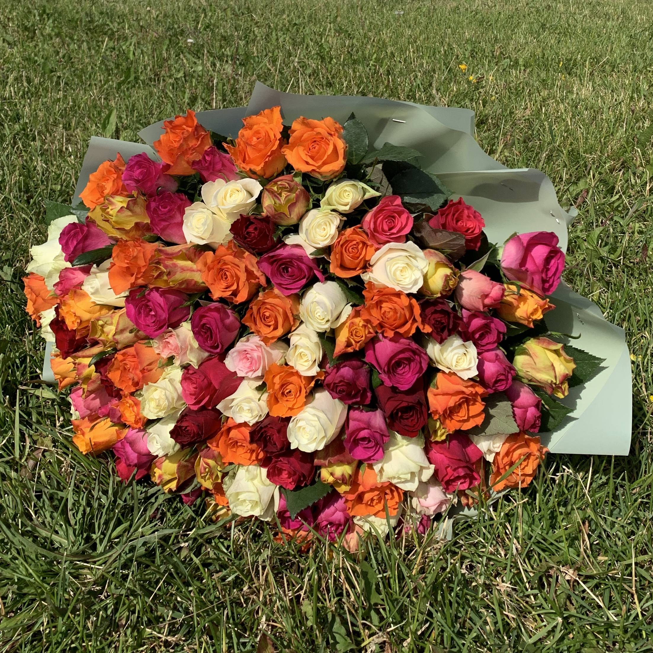 Букет из 101 розы микс 50 см (Кения) купить в Санкт-Петербурге ...