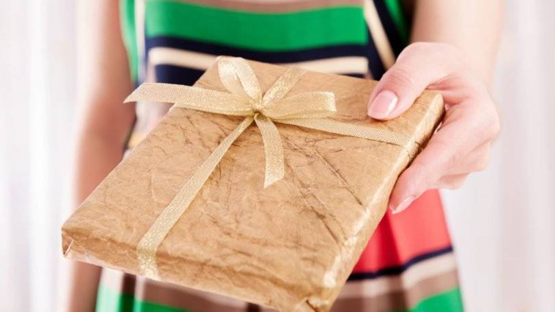 Как сделать оригинальный подарок маме на день рождения своими руками?