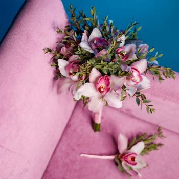 Как выбрать соответствующую цветочную композицию и букет на свадьбу