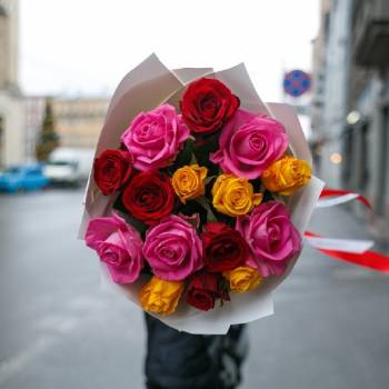 В какую воду ставить розы после покупки