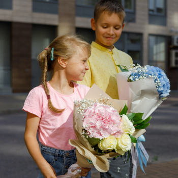 Какие цветы подарить на День Воспитателя