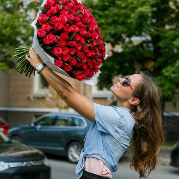 Нужно ли намекать мужчинам на цветы и как это делать правильно