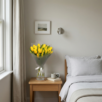 Значение желтых цветов: символика, приметы и когда дарить