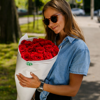 Что подарить замужней подруге