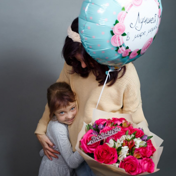 Какие цветы подарить маме на День матери
