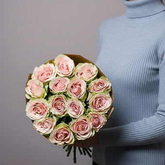 Букет из 15 розовых роз 70 см (Эквадор) Фрутетто