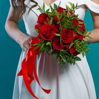 Букет невесты из красных роз