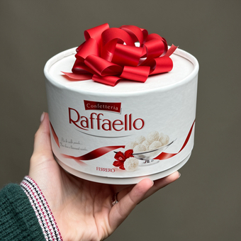 Конфеты подарочные Raffaello торт 100 гр.