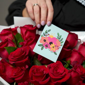Набор с букетом-сердце из красных роз 50 см (Эквадор)
