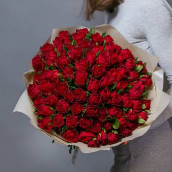Набор размер ХL с букетом 75 красных роза Кения (50 см)
