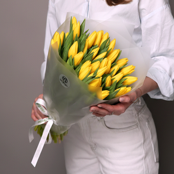 Букет из 51 желтого тюльпана (Голландия) в корейской матовой упаковке