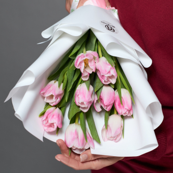 9 розовых тюльпанов в корейской упаковке