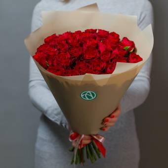 Букет из 35 красных роз Кения (35 см)