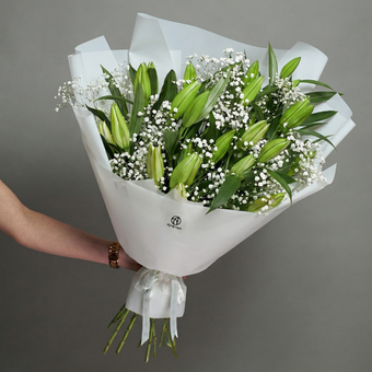 Букет из лилий ориенталь (60 см) и гипсофилы L