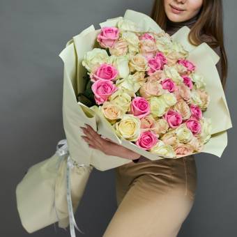 Букет из 51 розы нежный микс 70 см (Россия)