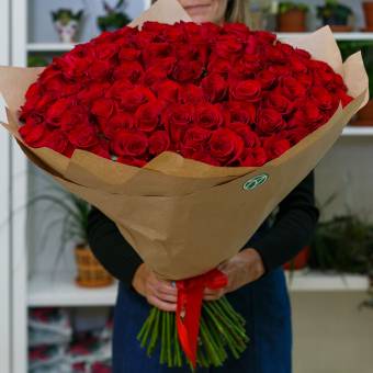 Букет из 101 красной розы 50 см (Эквадор)