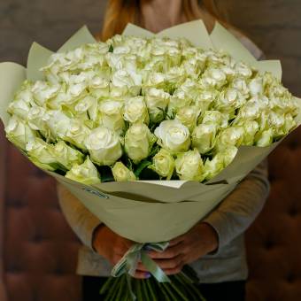 Букет из 101 белой розы Кения (35 см)