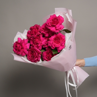 Букет из 9 малиновых французских роз в корейской упаковке