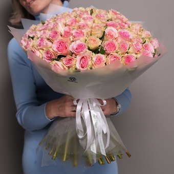 Букет из 101 светло-розовой розы 50 см (Кения) в корейской матовой упаковке