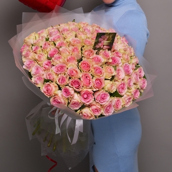Набор размер ХХL с букетом 101 светло-розовых роза Кения (50 см) в корейской матовой упаковке