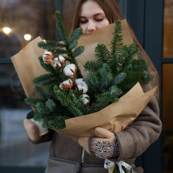 Охапка нобилиса с хлопком