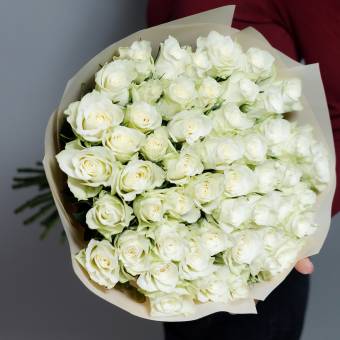 Букет из 51 белой розы 50 см (Кения) 