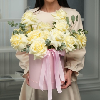 Flowwow Комплект (153) Коробка шляпная с франц розой канделайт