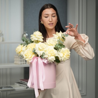 Flowwow Комплект (153) Коробка шляпная с франц розой канделайт