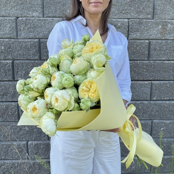 Flowwow Комплект (172) Букет из 15 жёлтых кустовых роз (L)