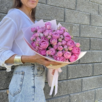 Flowwow Комплект (173) Букет из 7 розовых кустовых роз (S)