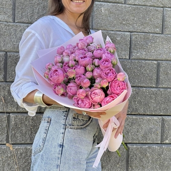 Flowwow Комплект (173) Букет из 7 розовых кустовых роз (S)