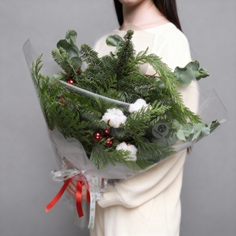 Зимний букет хвойный микс с эвкалиптом и хлопком