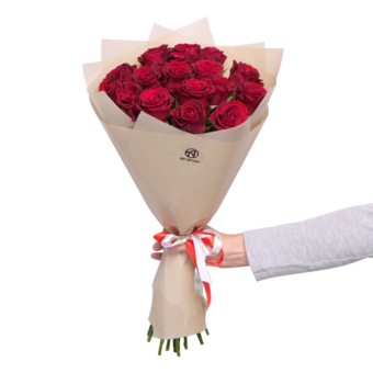 Букет из 19 красных роз Кения (50 см) в корейской упаковке