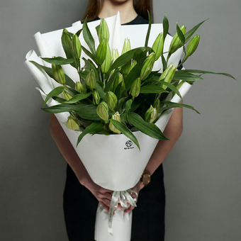 Букет из 9 белых лилий ориенталь (60 см)