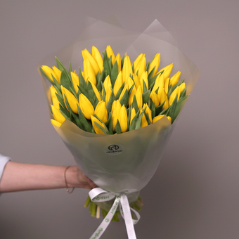 Букет из 51 желтого тюльпана (Голландия) в корейской матовой упаковке