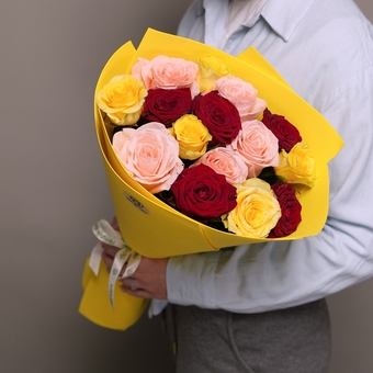 Букет из 15 роз яркий микс 50 см (Россия) в фоамиране