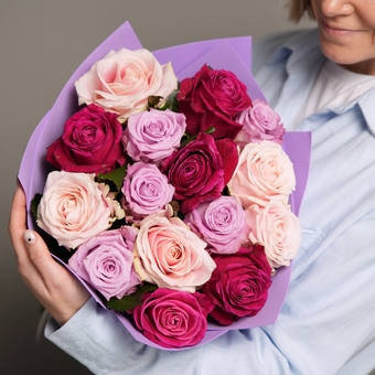 Букет из 15 роз малиновый микс 50 см (Россия) в фоамиране