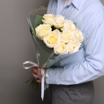 Букет из 9 белых роз 50 см (Россия) в двойной корейской упаковке