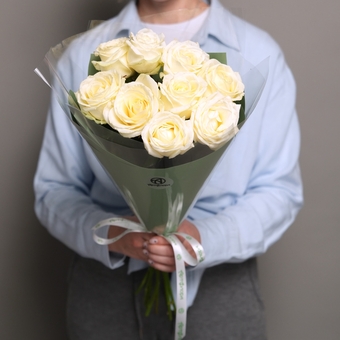 Букет из 9 белых роз 50 см (Россия) в двойной корейской упаковке