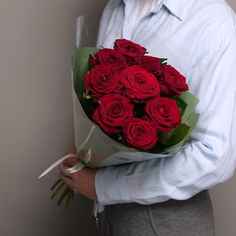 Букет из 9 красных роз 50 см (Россия) в двойной корейской упаковке