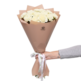 Букет из 15 белых диантусов в корейской упаковке