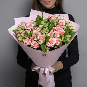 Букет из кустовых роз и альстромерии - L