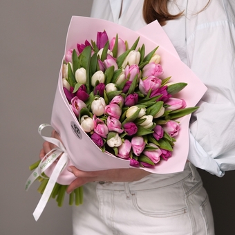 Букет из 51 тюльпана микс нежный (Голландия) в фоамиране