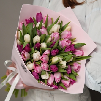 Букет из 51 тюльпана микс нежный (Голландия) в фоамиране