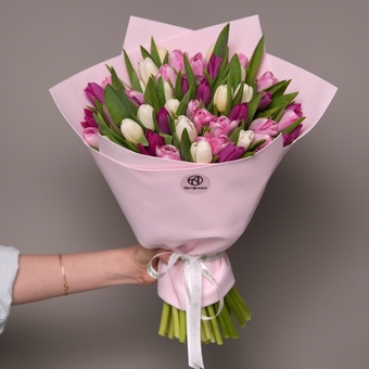 Букет из 51 тюльпана микс нежный (Голландия) в фоамиране