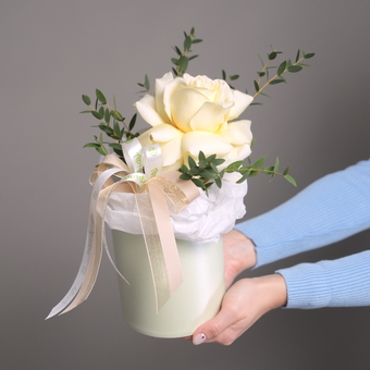 Композиция с кремовыми французскими розами - S