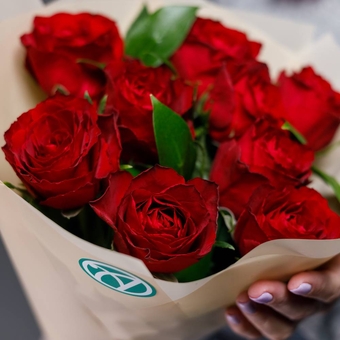 Алый букет-комплимент