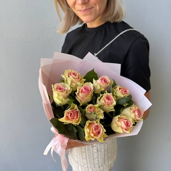 Flowwow Комплект (184) Светло-розовые розы 11 шт, букет размера XS