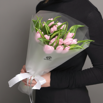 Букет из 15 розовых тюльпанов (Голландия) в корейской матовой упаковке